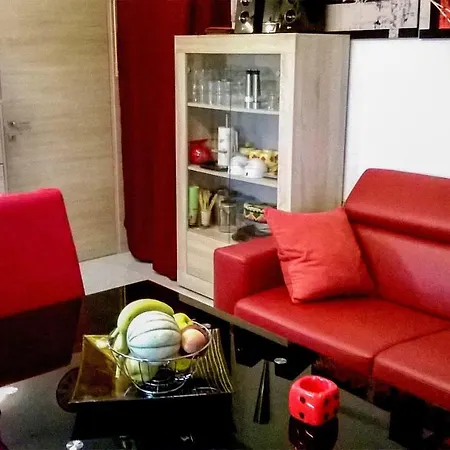 - Sleeps 3 & Swimming Pool * Realmonte