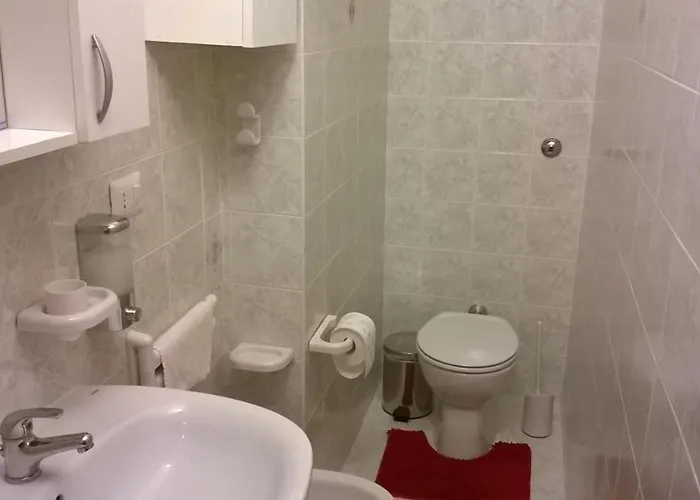 - Sleeps 3 & Swimming Pool Apartamento