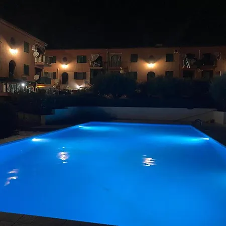 - Sleeps 3 & Swimming Pool Realmonte