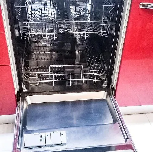 Apartament - Sleeps 3 & Swimming Pool