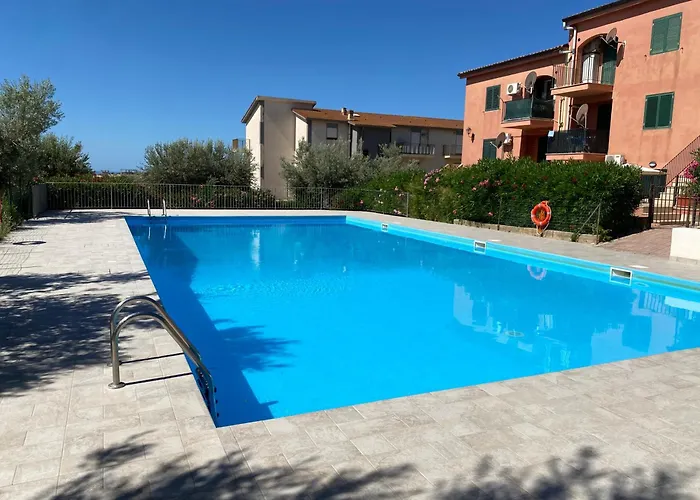 Apartament - Sleeps 3 & Swimming Pool *
